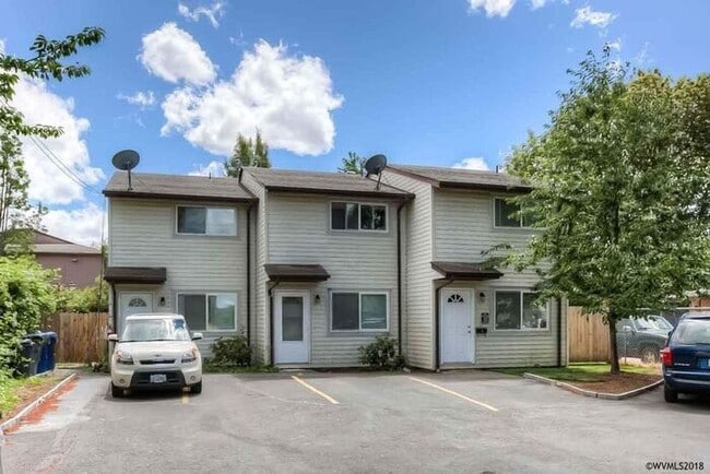 Photo - Updated 2BD/1BA Townhome- Move-In Ready Just in Time for Summer!