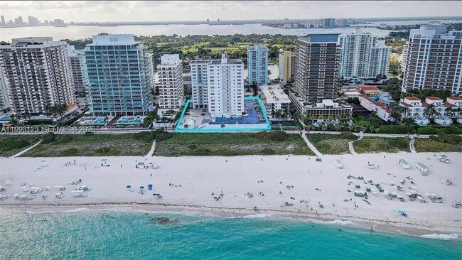 Building Photo - 5825 Collins Ave Unit 9B