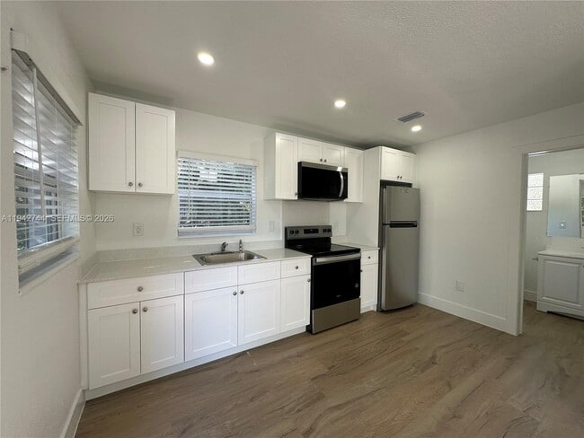 Photo - 3331 SW 15th Ave