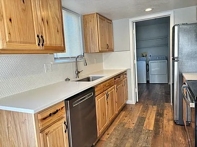 Building Photo - 4725 Nelson St Rental