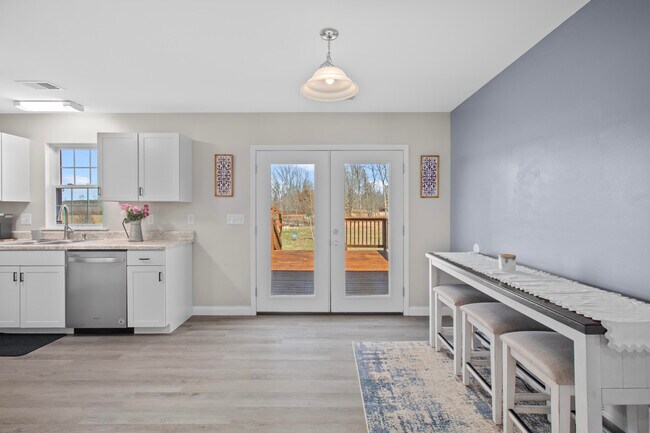 Photo - 1794 Adams Rd