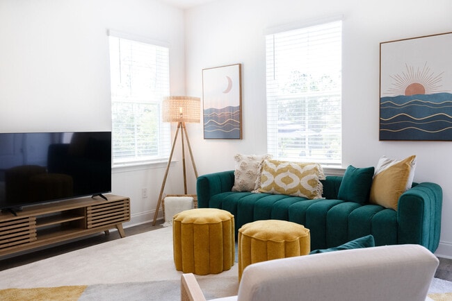 Reve on the Creek apartments — community photo