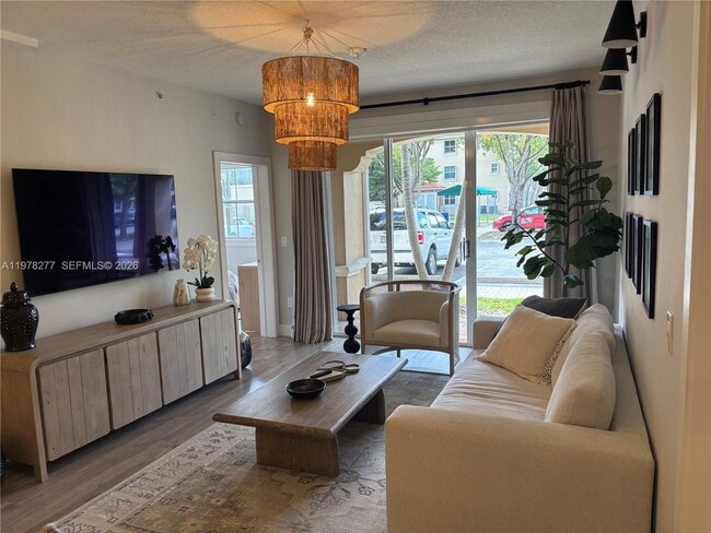 Building Photo - 6700 NW 114th Ave Unit 902