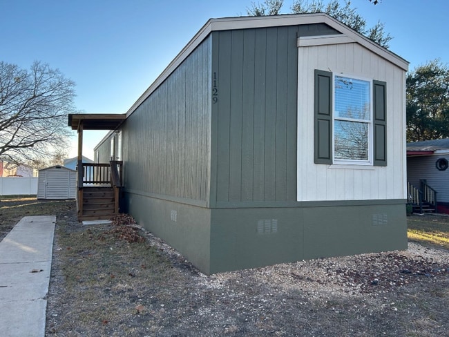 Building Photo - 1129 Morning Glory Cir