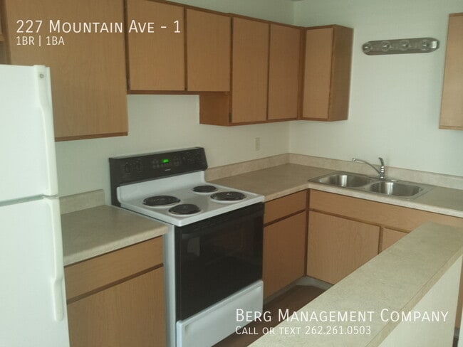 Building Photo - 227 Mountain Ave Unit 1
