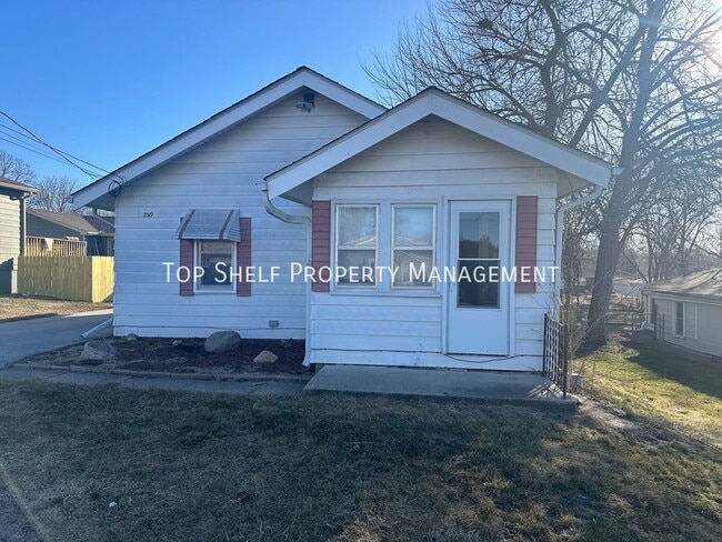 Building Photo - 2319 E 40th Ct