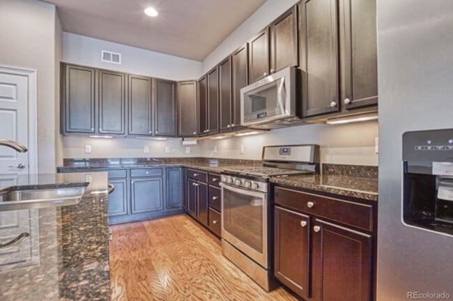 Photo - Gorgeous 3B/2B in Anthem Ranch!