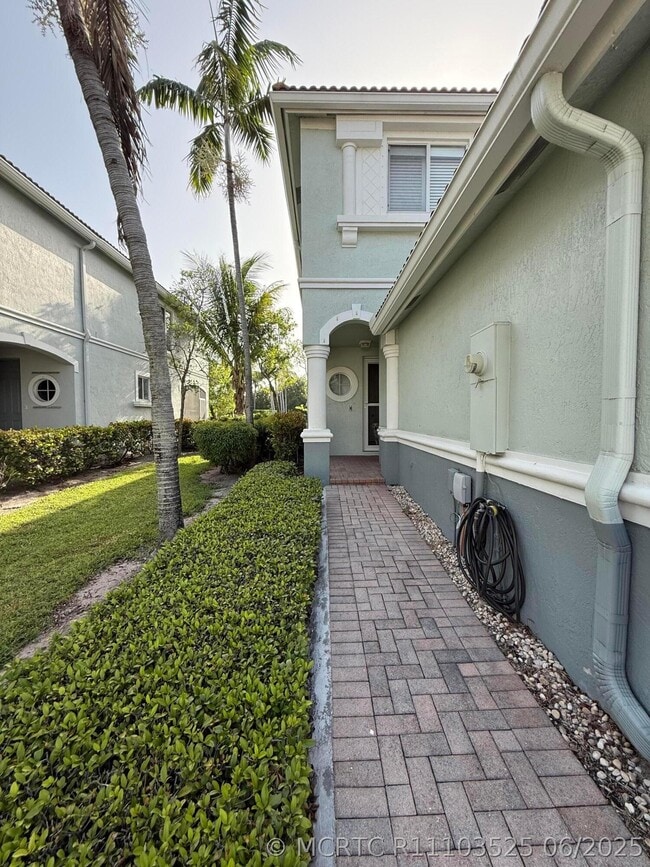 Photo - 2136 Oakmont Dr