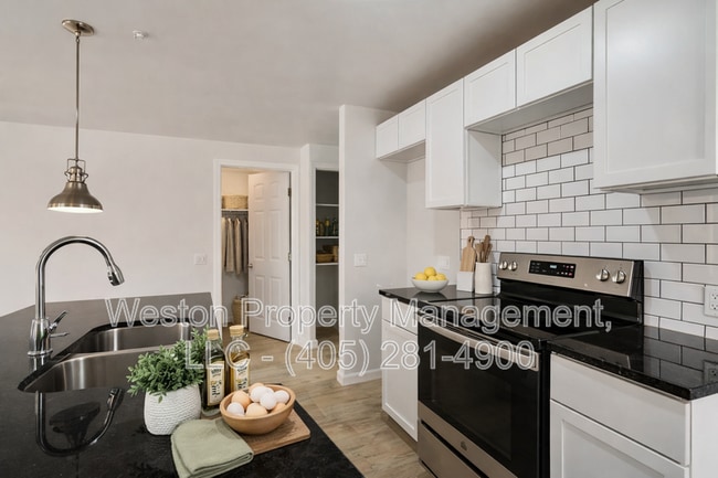 Photo - 711 NW 30th St
