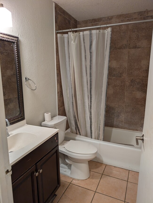 Photo - 419 Meadowcreek Cir