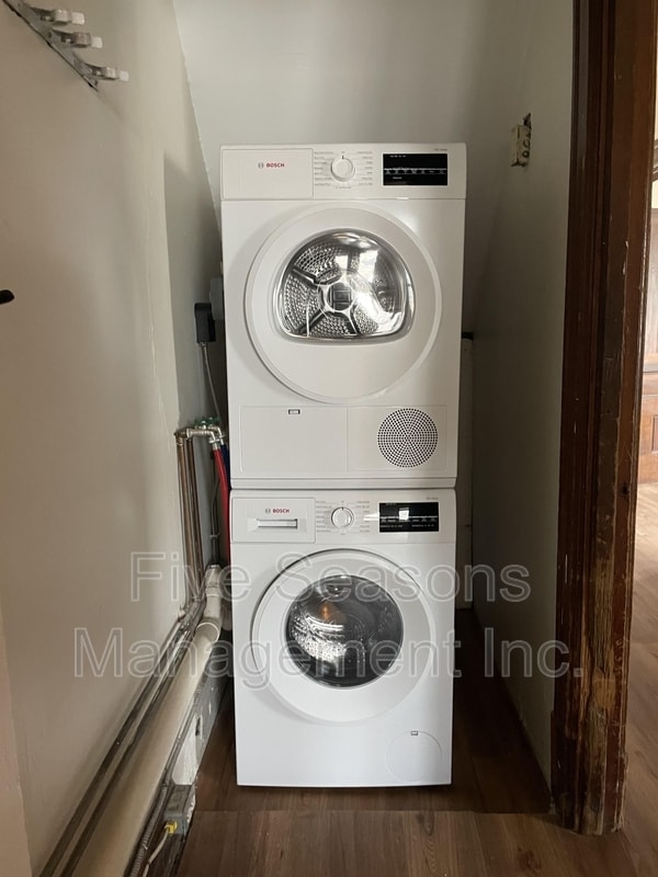 Photo - 258 Pearl St