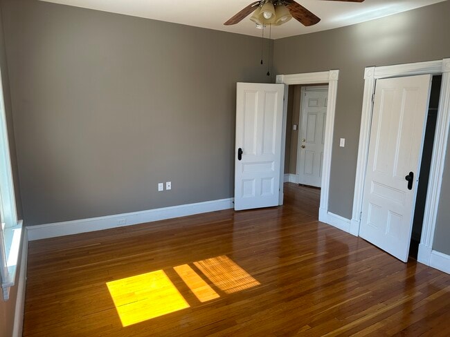 Photo - 225 Gibson St Unit 1