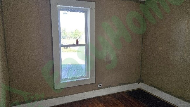 Photo - 500 W Colp Ave