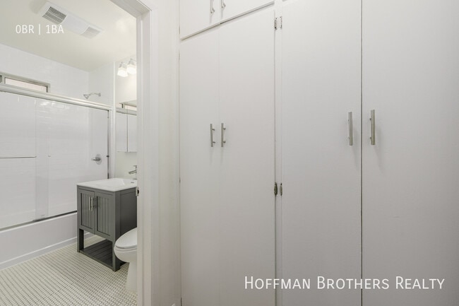 Photo - 2001 Beachwood Dr Unidad 8