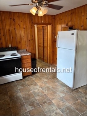 407 Prosperity St