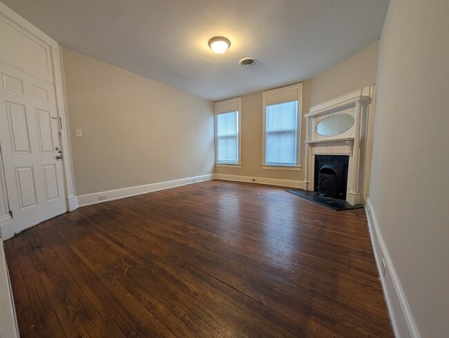 Building Photo - 1129 Rivermont, Unit 4