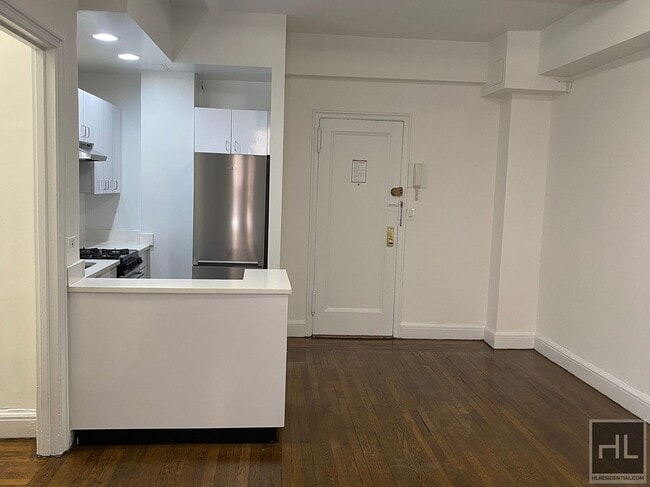 Photo - EAST 46 STREET Unit 4M
