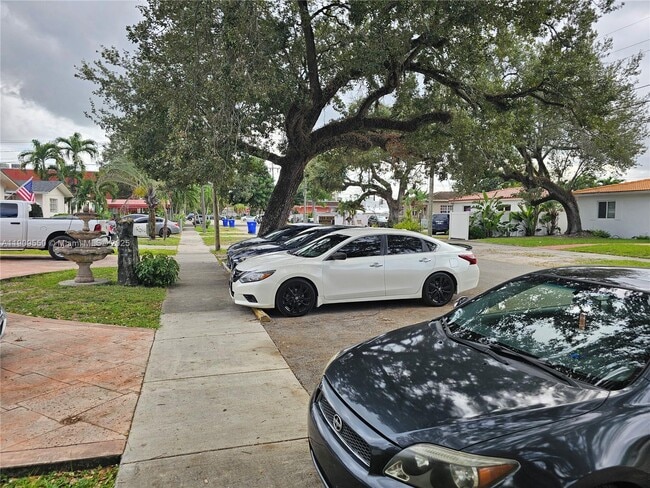 Photo - 651 SW 66th Ave