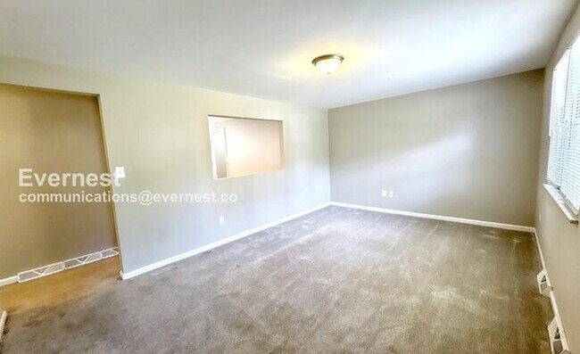 Photo - 588 Catskill Dr