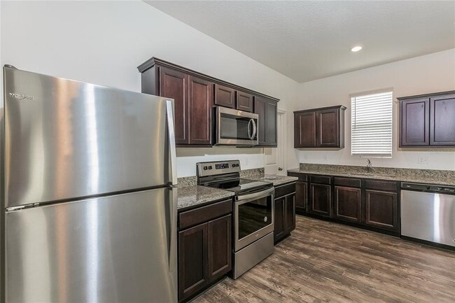 Photo - 194 Hidden Lk Lp