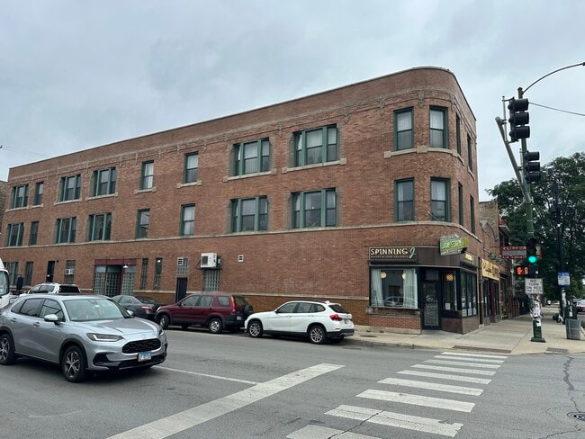 Building Photo - 2808 W Augusta Blvd Rental