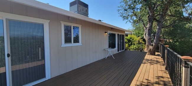 Photo - Charming 3 Bedroom, 2 Bath Home with Mountain Views