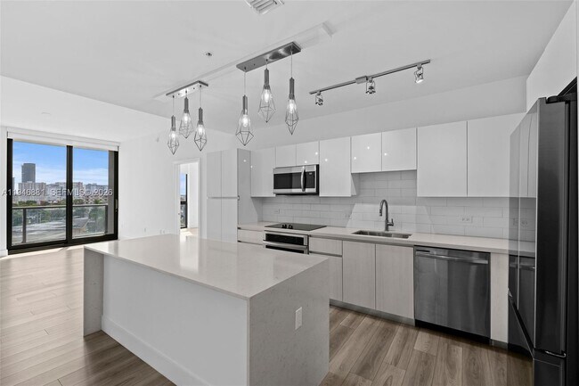 Photo - 101 Diplomat Pkwy Unit 0804