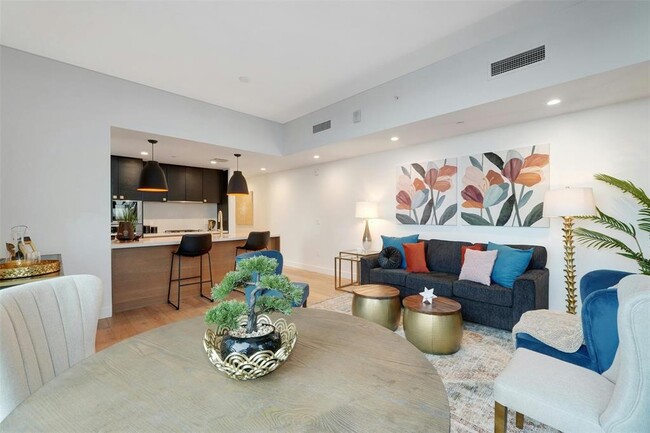 Photo - 70 Rainey St Unit 1807