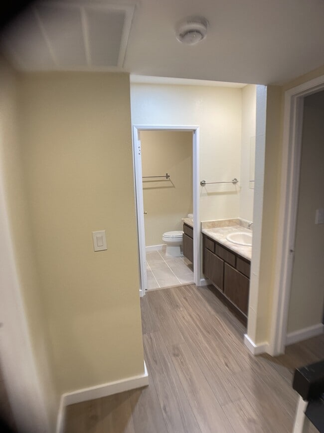 Photo - 9019 Cedros Ave Unidad 9019 Cedros Ave.