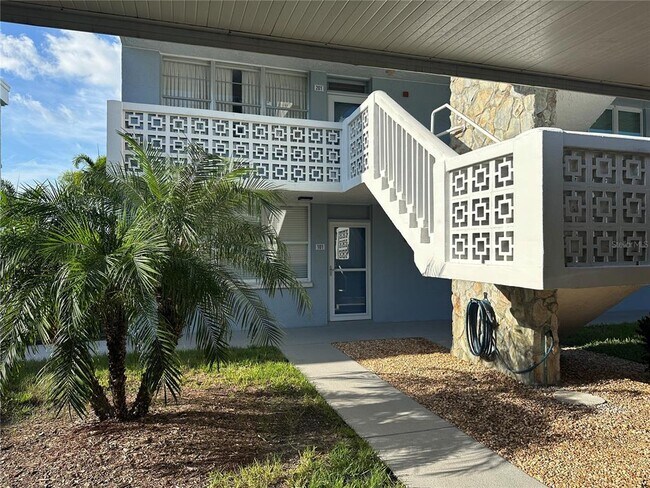 4720 Locust St NE Unit 101