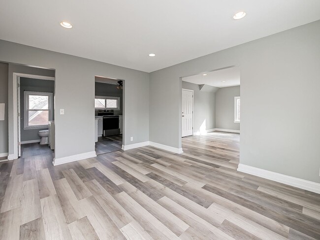 Photo - 11-13 MOHAWK RD Unit 13 MOHAWK RD