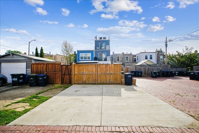 Photo - 329 16th St SE