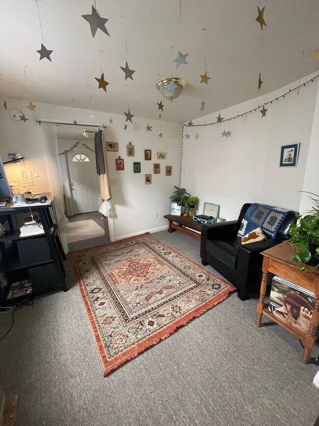 Building Photo - 72 Hyde St Unit 72 Hyde Street #2