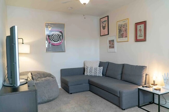 1739 E Granada Rd Unit 2