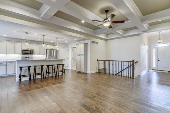 Photo - 1811 Spartan Dr