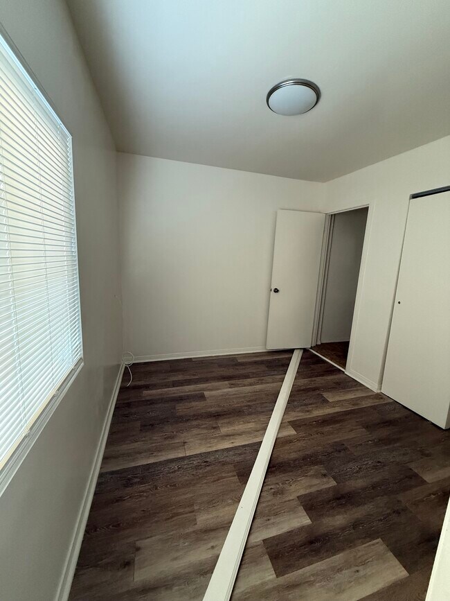 Room 1 with 1/2 bath - 1829 31st St Unit B