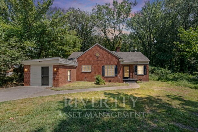 HUGE 4 BED 2 BATH PROPERTY!!!!!! SECTION 8... - HUGE 4 BED 2 BATH PROPERTY!!!!!! SECTION 8... Casa
