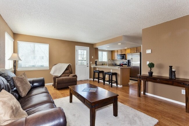4 BED 3 BATH HOME IN FOX HILL!