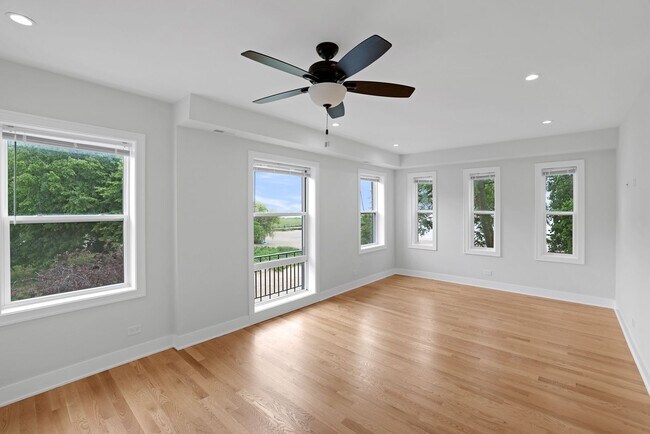 Photo - 1055 W Pratt Blvd Unit 2A