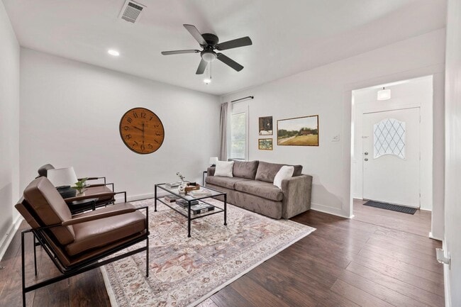 Photo - 1010 Long St