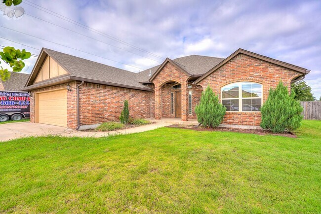 Photo - AVAILABLE THE END OF APRIL! 3 OR 4 BDRM, 2 BATHRM, 2 CAR & STORM SHELTER