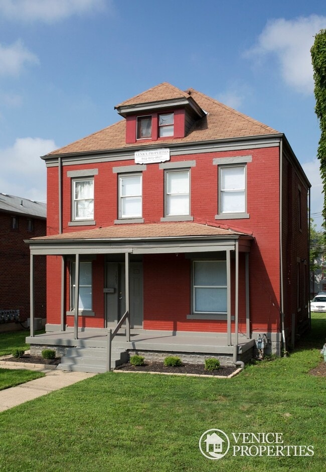 Building Photo - 7 Bedroom on OSU Campus Rental
