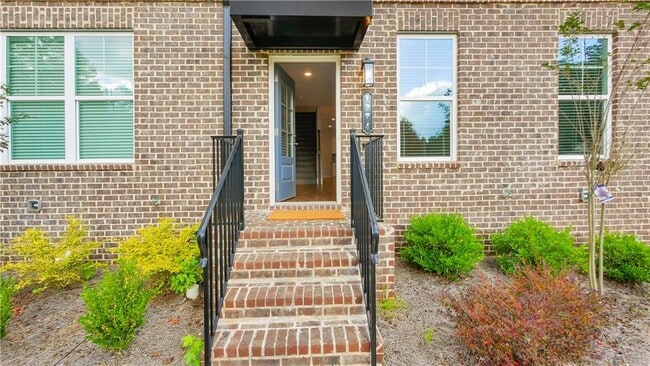 Photo - 1274 Ainsworth Alley