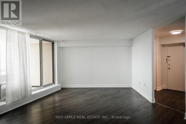 Photo - 380 Dixon Rd Unité 702