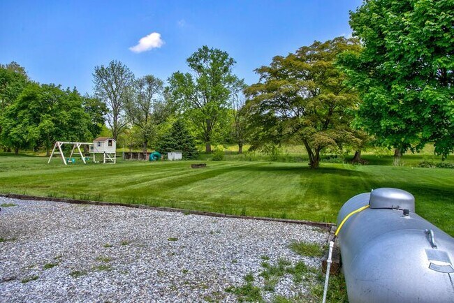 Photo - 35 Strasburg Pike