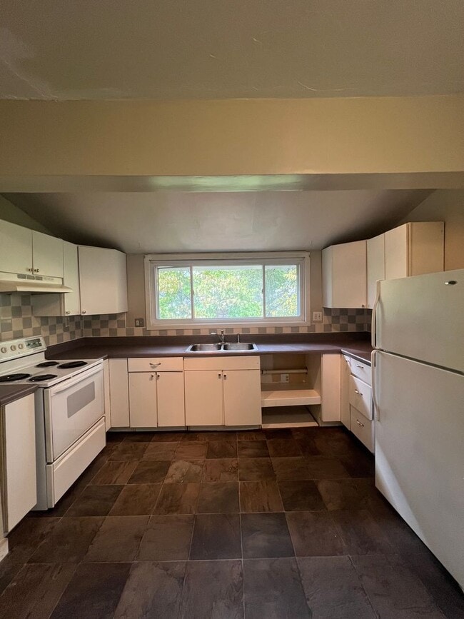 Photo - Spacious 2 Bedroom Southside Holland