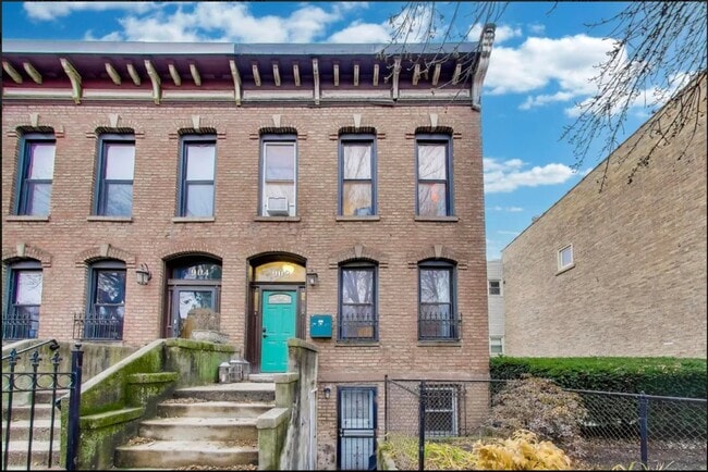 902 S Claremont Ave Unit 2