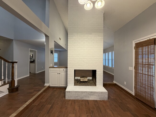 Photo - 1020 Mcdale Ln