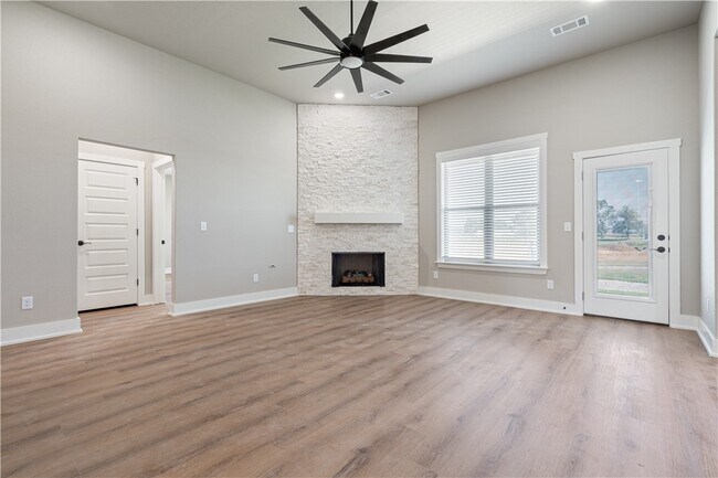 Photo - 7006 SW Orange Ave