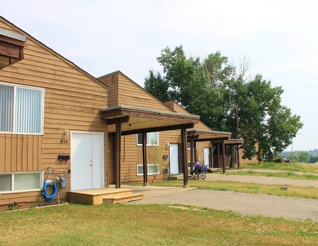 Building Photo - Loran Townhomes